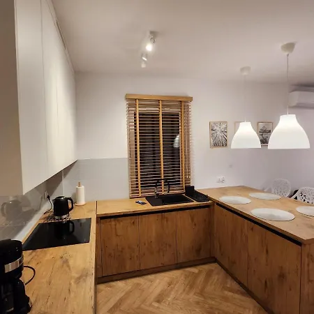 Wakacyjna 5/2 شقة ميلنو