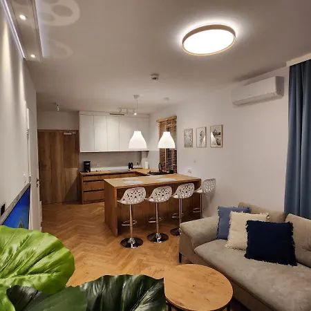 شقة Wakacyjna 5/2 ميلنو