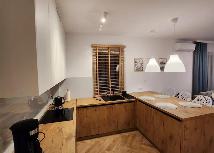 Wakacyjna 5/2 شقة ميلنو