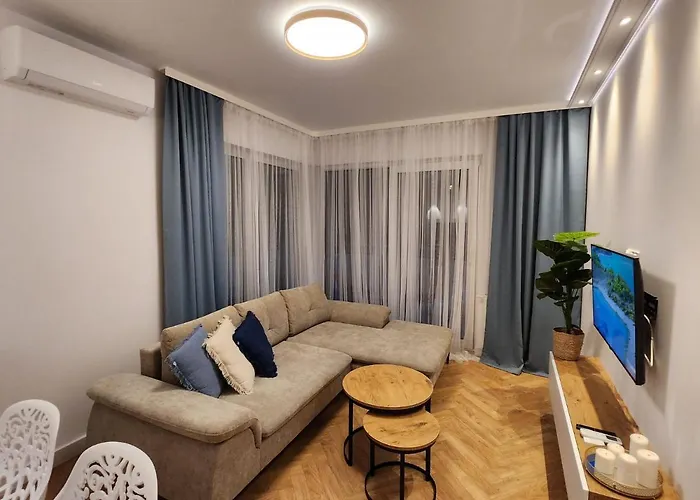 شقة Wakacyjna 5/2 ميلنو