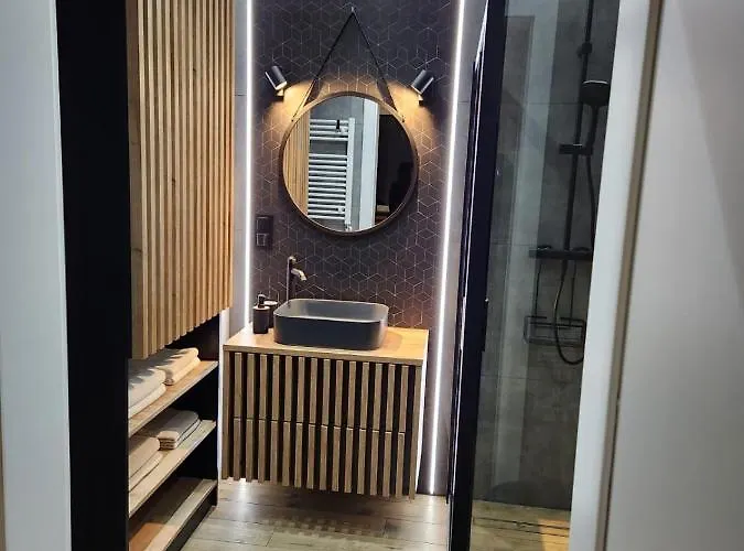 شقة Wakacyjna 5/2 ميلنو